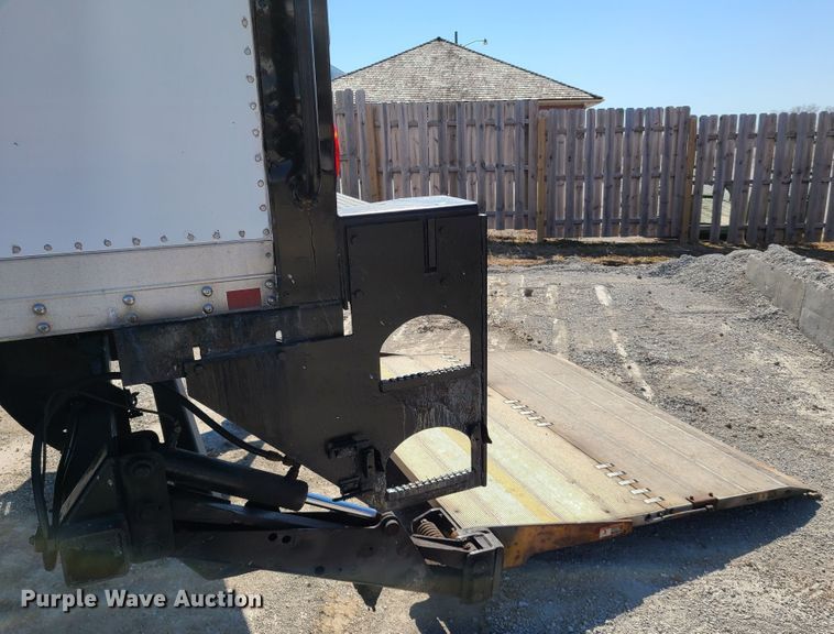 image for item DN6190 2007 Chevrolet T7500  box truck