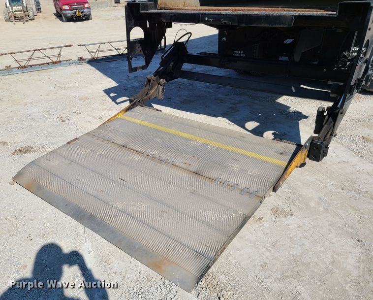 image for item DN6190 2007 Chevrolet T7500  box truck