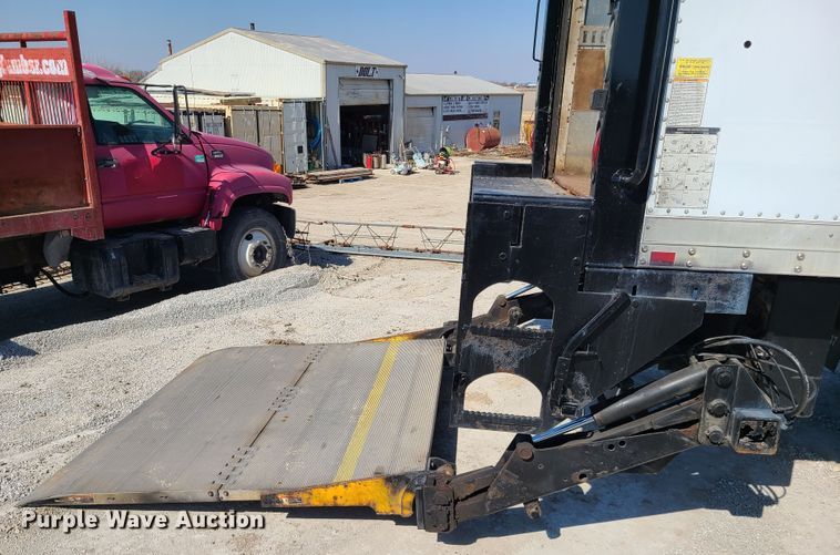 image for item DN6190 2007 Chevrolet T7500  box truck