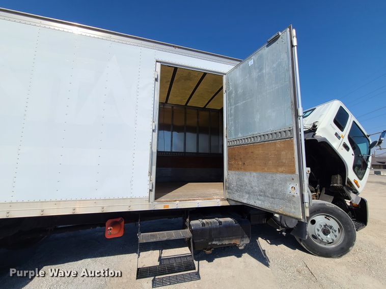 image for item DN6190 2007 Chevrolet T7500  box truck