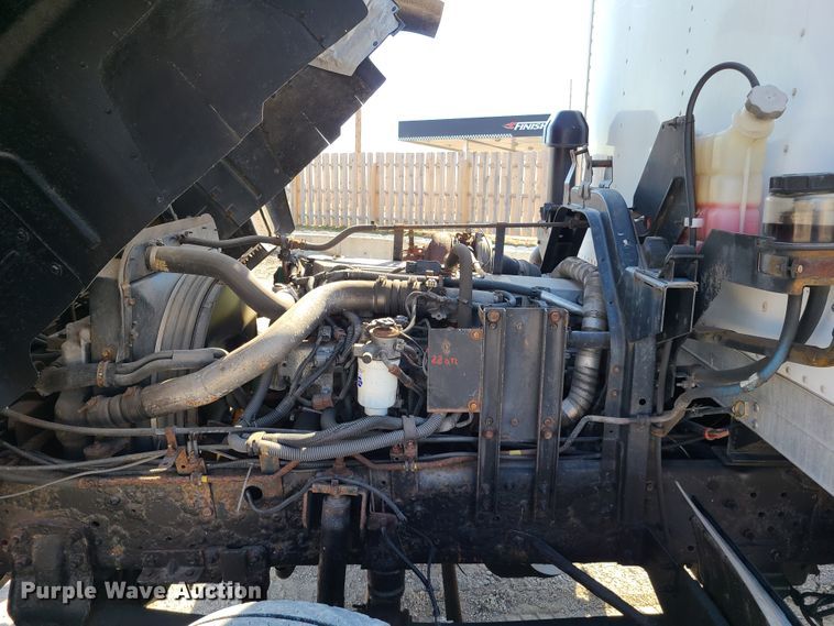 image for item DN6190 2007 Chevrolet T7500  box truck