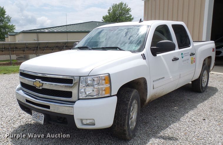 image for item DN6764 2011 Chevrolet Silverado 1500  Crew Cab pickup truck