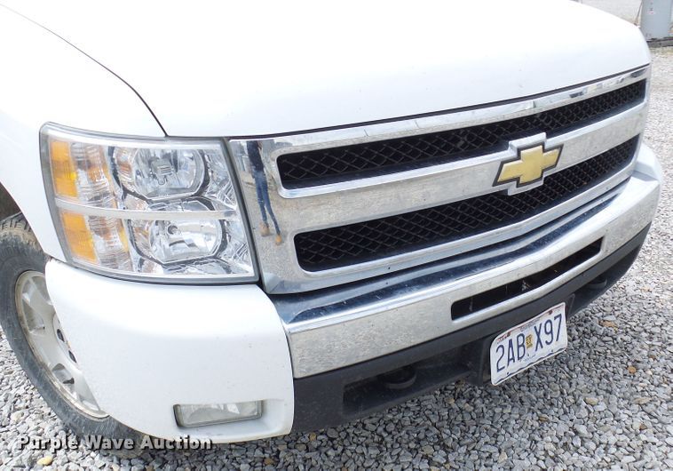 image for item DN6764 2011 Chevrolet Silverado 1500  Crew Cab pickup truck