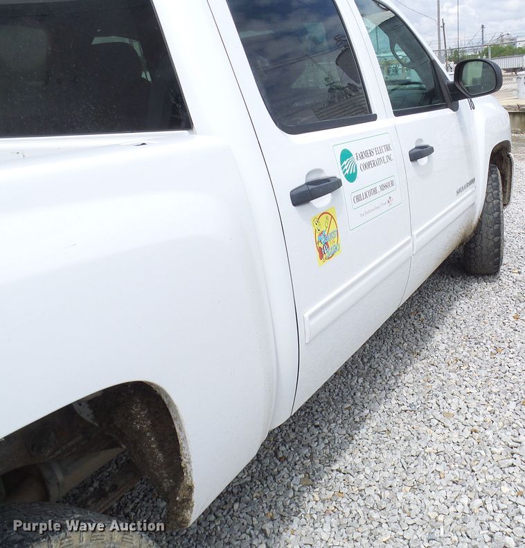 image for item DN6764 2011 Chevrolet Silverado 1500  Crew Cab pickup truck