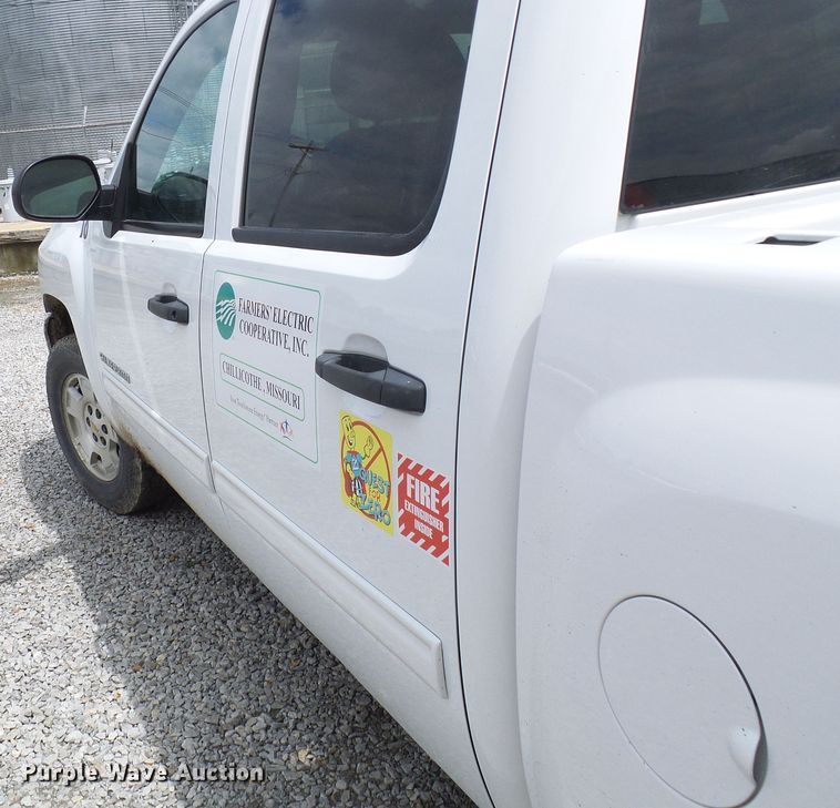 image for item DN6764 2011 Chevrolet Silverado 1500  Crew Cab pickup truck