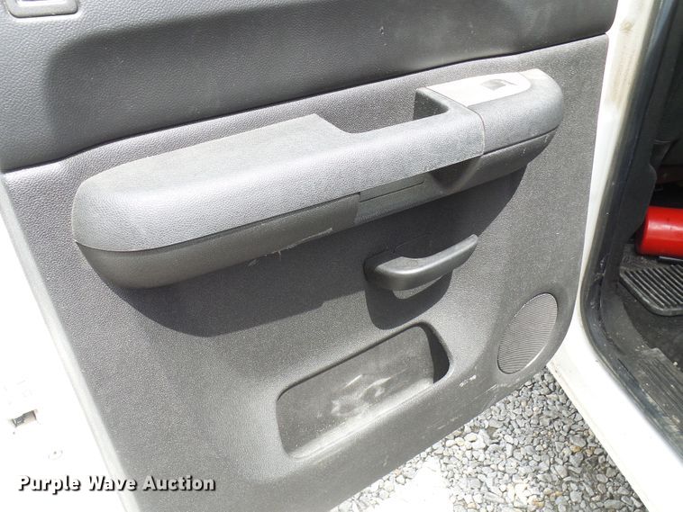 image for item DN6764 2011 Chevrolet Silverado 1500  Crew Cab pickup truck