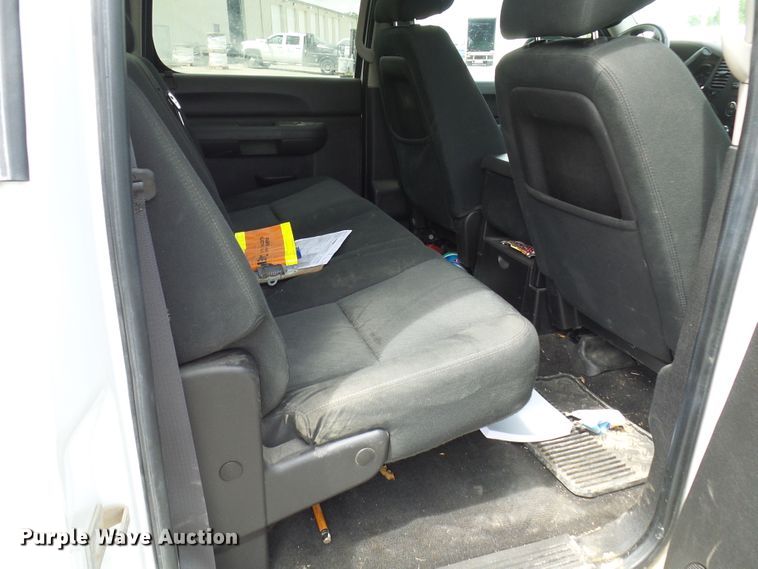 image for item DN6764 2011 Chevrolet Silverado 1500  Crew Cab pickup truck