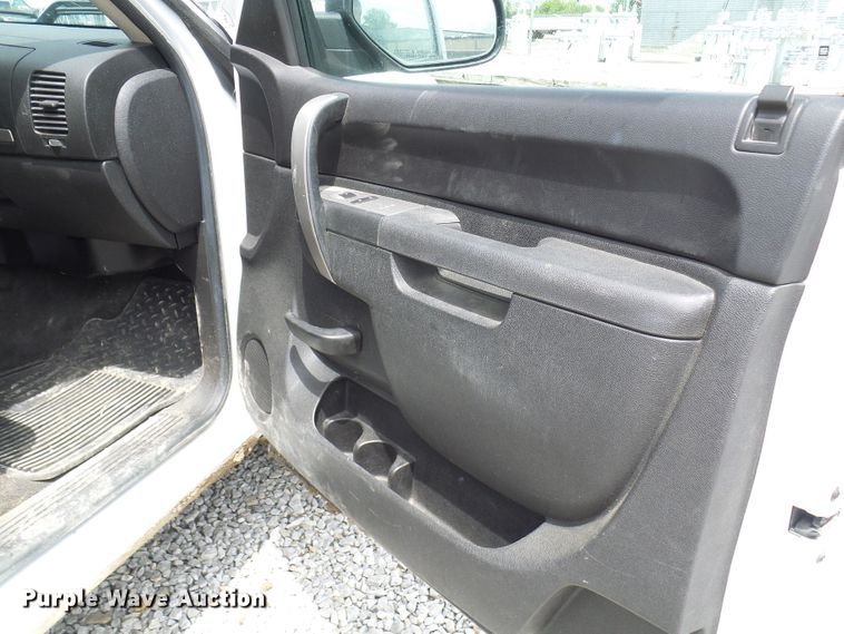 image for item DN6764 2011 Chevrolet Silverado 1500  Crew Cab pickup truck