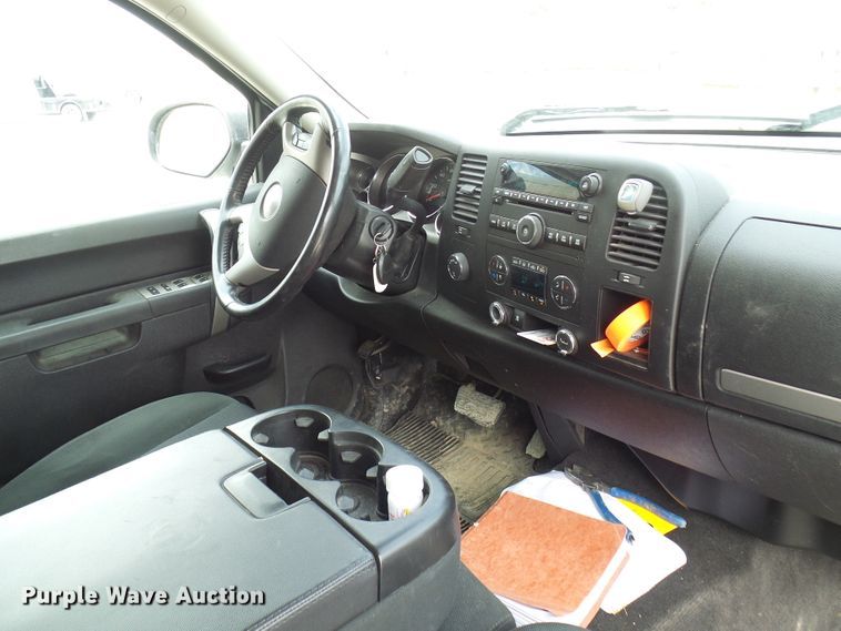 image for item DN6764 2011 Chevrolet Silverado 1500  Crew Cab pickup truck