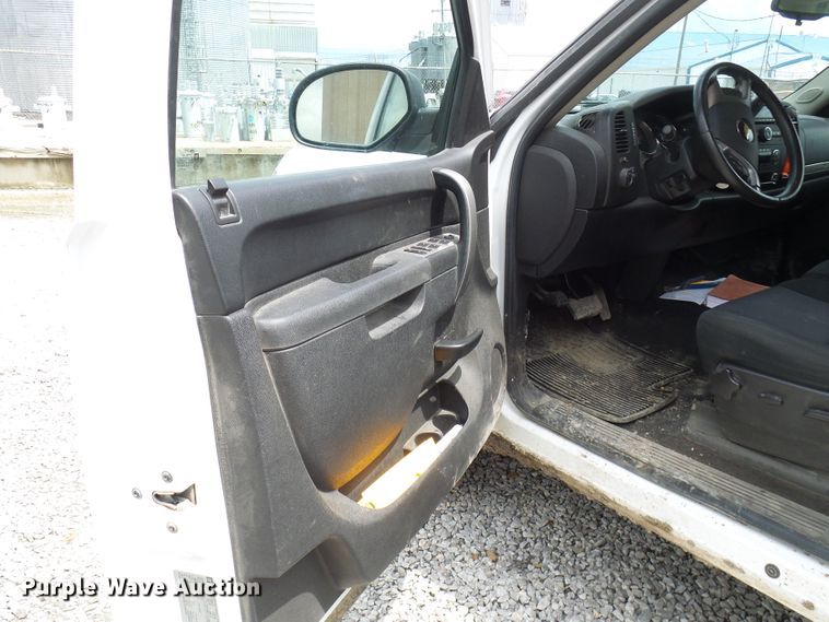 image for item DN6764 2011 Chevrolet Silverado 1500  Crew Cab pickup truck