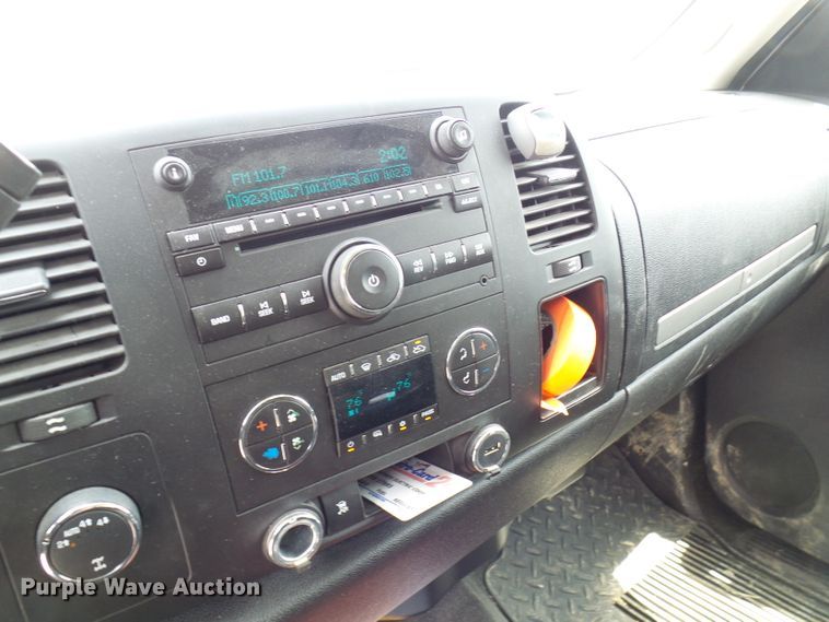 image for item DN6764 2011 Chevrolet Silverado 1500  Crew Cab pickup truck