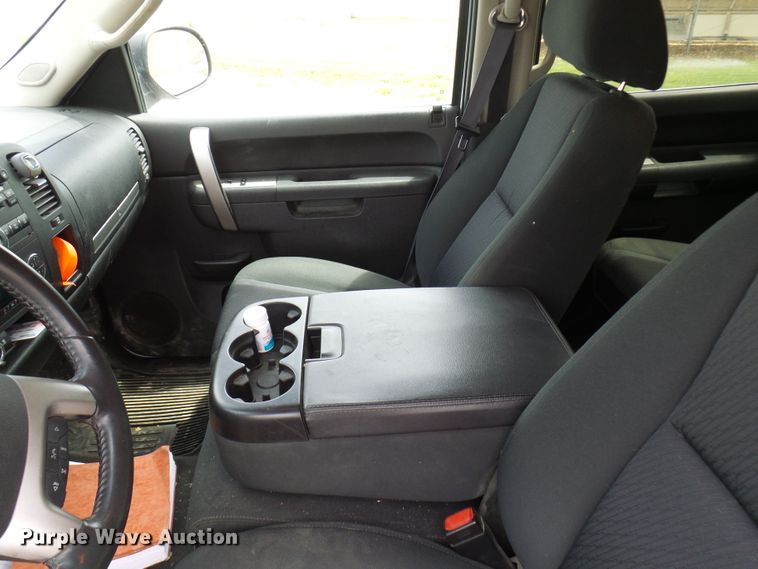 image for item DN6764 2011 Chevrolet Silverado 1500  Crew Cab pickup truck