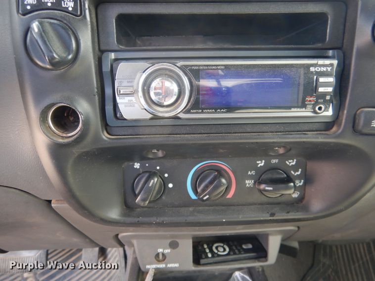 image for item FI9038 2001 Ford Ranger XLT  SuperCab pickup truck