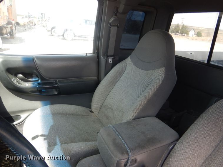 image for item FI9038 2001 Ford Ranger XLT  SuperCab pickup truck