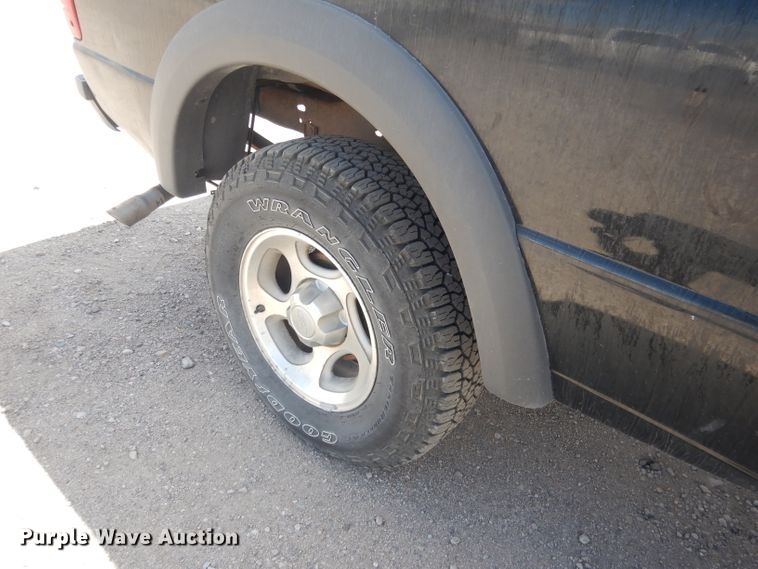 image for item FI9038 2001 Ford Ranger XLT  SuperCab pickup truck