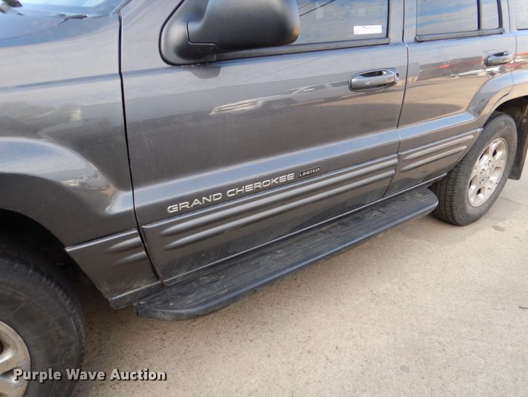 image for item FR9583 2004 Jeep Grand Cherokee  SUV