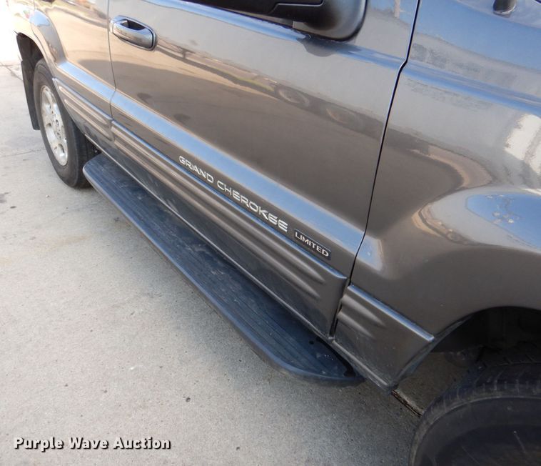 image for item FR9583 2004 Jeep Grand Cherokee  SUV