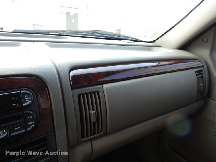 image for item FR9583 2004 Jeep Grand Cherokee  SUV