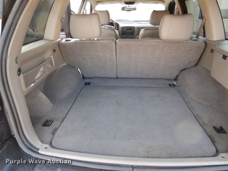 image for item FR9583 2004 Jeep Grand Cherokee  SUV