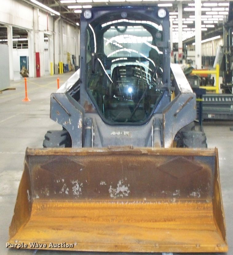 image for item FW9042 2013 John Deere 318D  skid steer loader