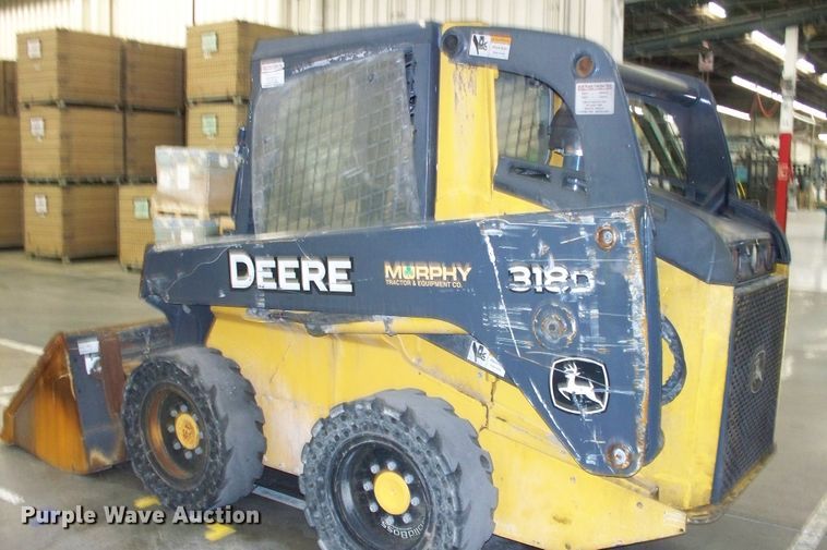 image for item FW9042 2013 John Deere 318D  skid steer loader
