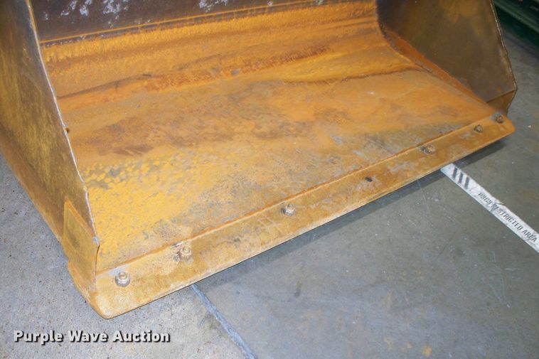 image for item FW9042 2013 John Deere 318D  skid steer loader