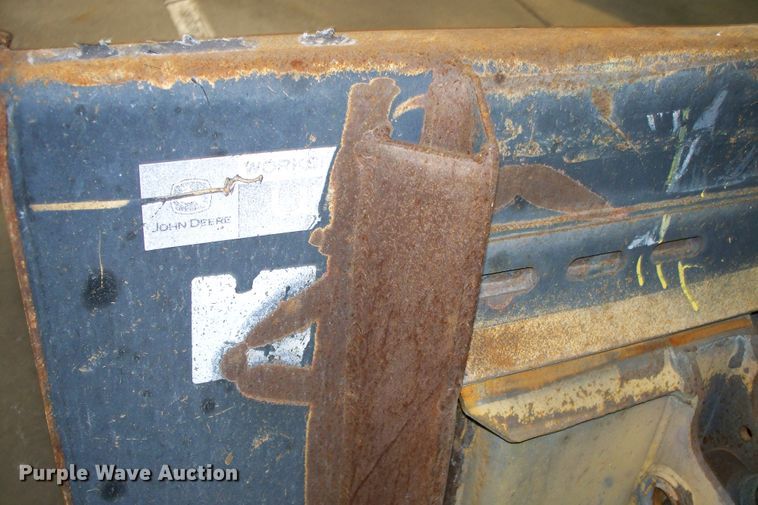 image for item FW9042 2013 John Deere 318D  skid steer loader