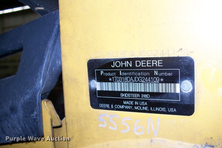 image for item FW9042 2013 John Deere 318D  skid steer loader