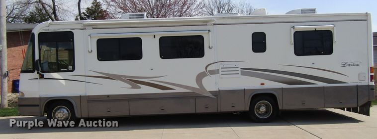 image for item GC9889 2001 Landau  RV