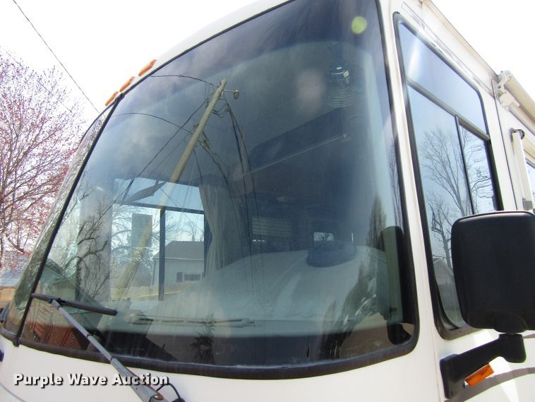 image for item GC9889 2001 Landau  RV