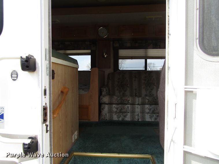 image for item GC9889 2001 Landau  RV