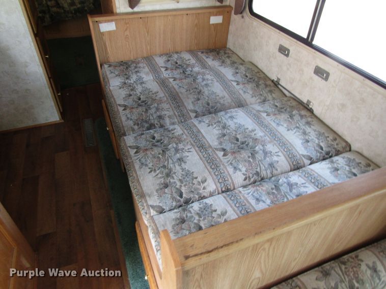 image for item GC9889 2001 Landau  RV