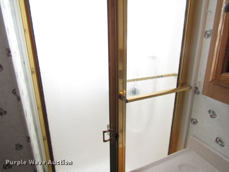 image for item GC9889 2001 Landau  RV