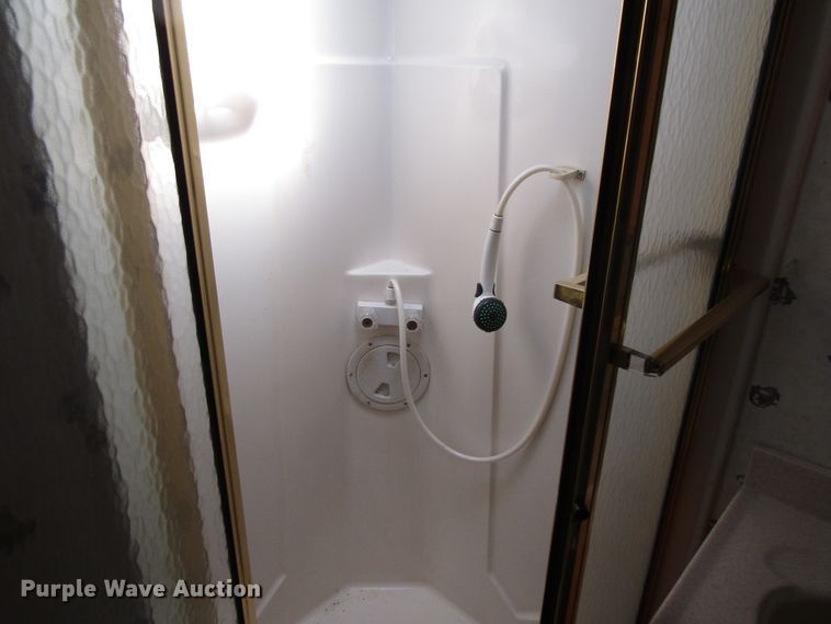 image for item GC9889 2001 Landau  RV