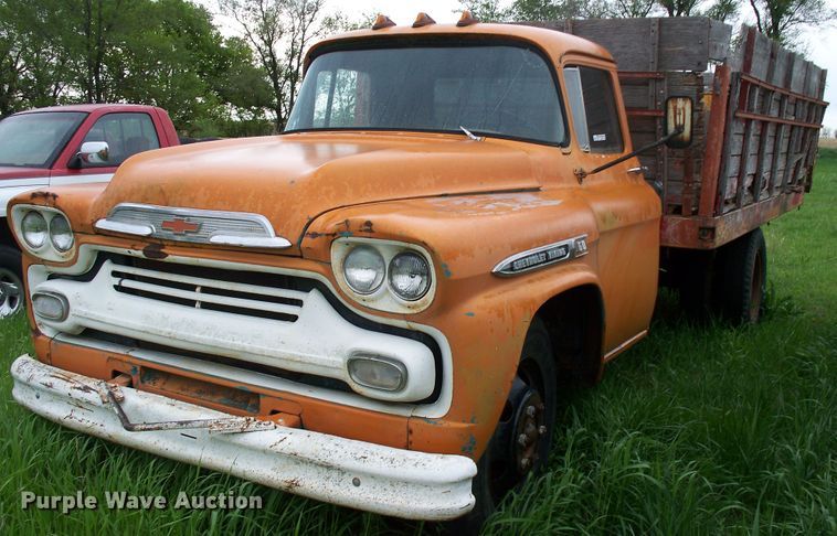 image for item GQ9594 1959 Chevrolet Viking 60  grain truck