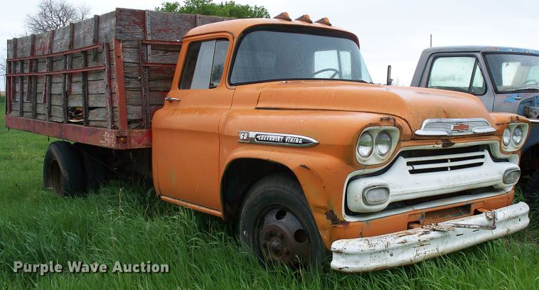 image for item GQ9594 1959 Chevrolet Viking 60  grain truck