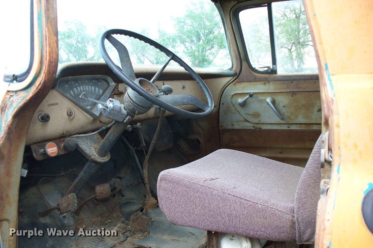 image for item GQ9594 1959 Chevrolet Viking 60  grain truck