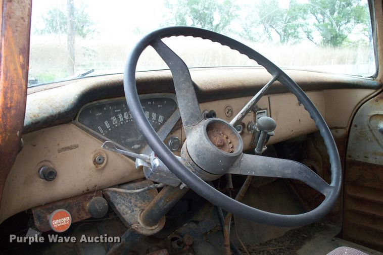 image for item GQ9594 1959 Chevrolet Viking 60  grain truck