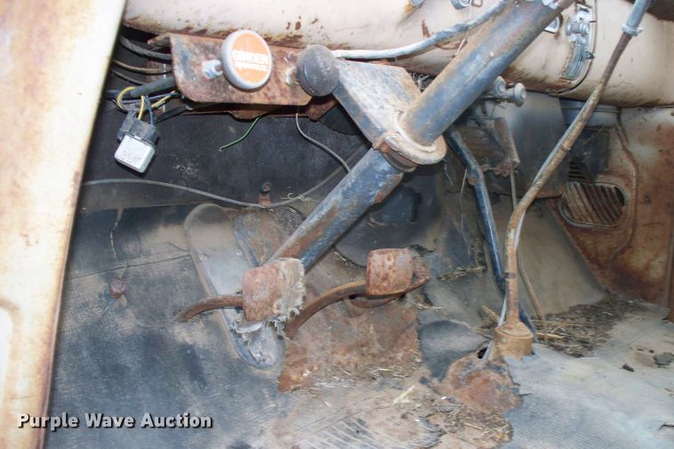 image for item GQ9594 1959 Chevrolet Viking 60  grain truck