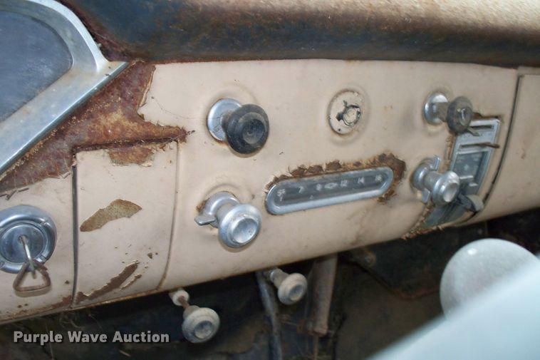 image for item GQ9594 1959 Chevrolet Viking 60  grain truck