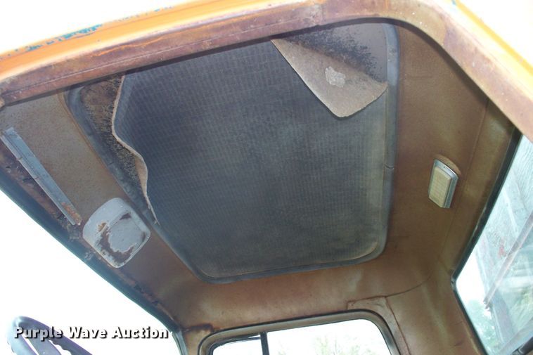 image for item GQ9594 1959 Chevrolet Viking 60  grain truck