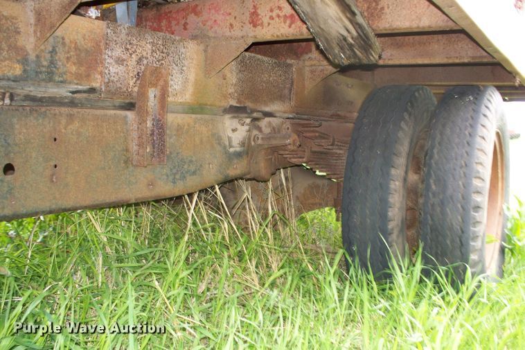 image for item GQ9594 1959 Chevrolet Viking 60  grain truck