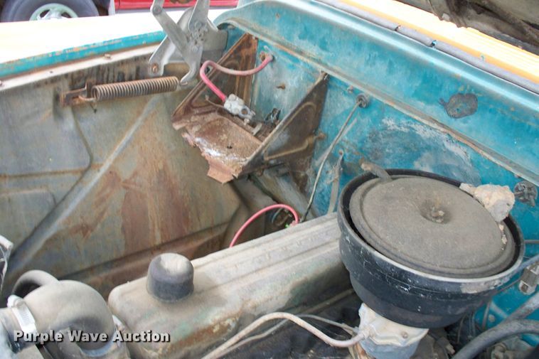 image for item GQ9594 1959 Chevrolet Viking 60  grain truck