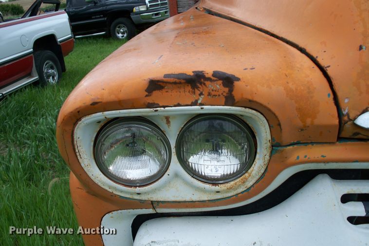 image for item GQ9594 1959 Chevrolet Viking 60  grain truck