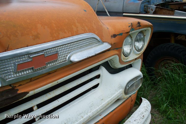 image for item GQ9594 1959 Chevrolet Viking 60  grain truck