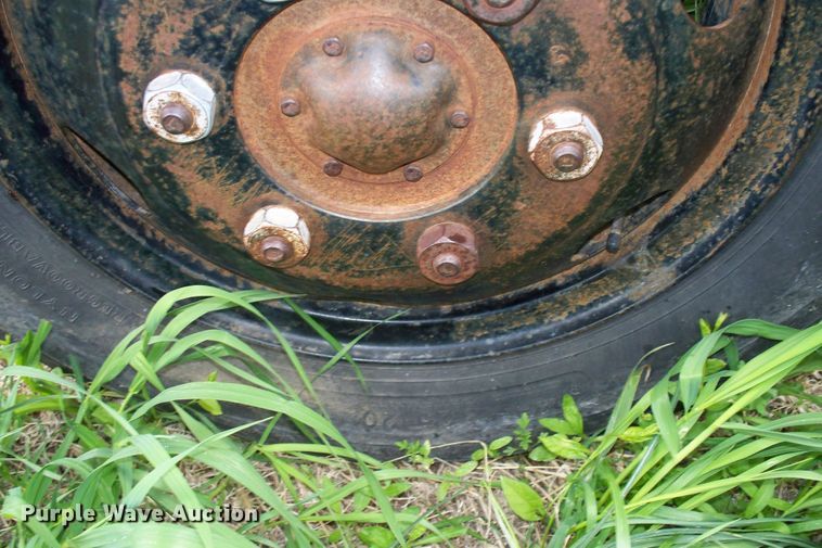 image for item GQ9594 1959 Chevrolet Viking 60  grain truck