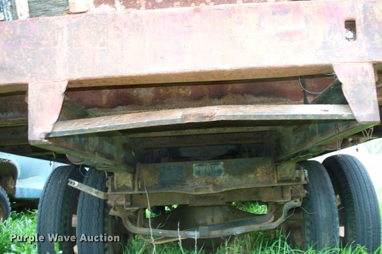 image for item GQ9594 1959 Chevrolet Viking 60  grain truck