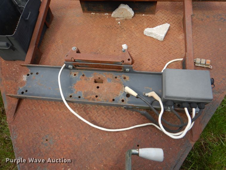 image for item HC9264 2002  shop built utility trailer