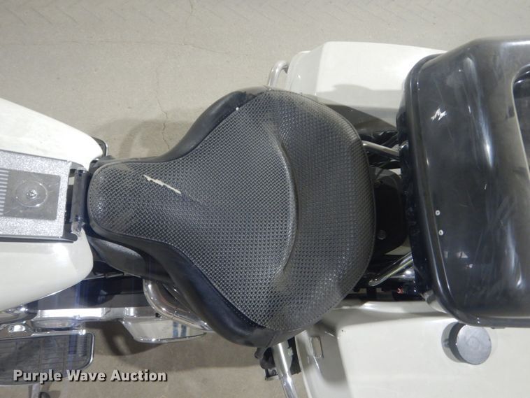 image for item HE9703 2005 Harley Davidson Road King Police motorcycle