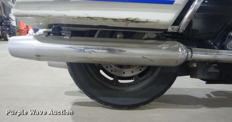 image for item HE9703 2005 Harley Davidson Road King Police motorcycle